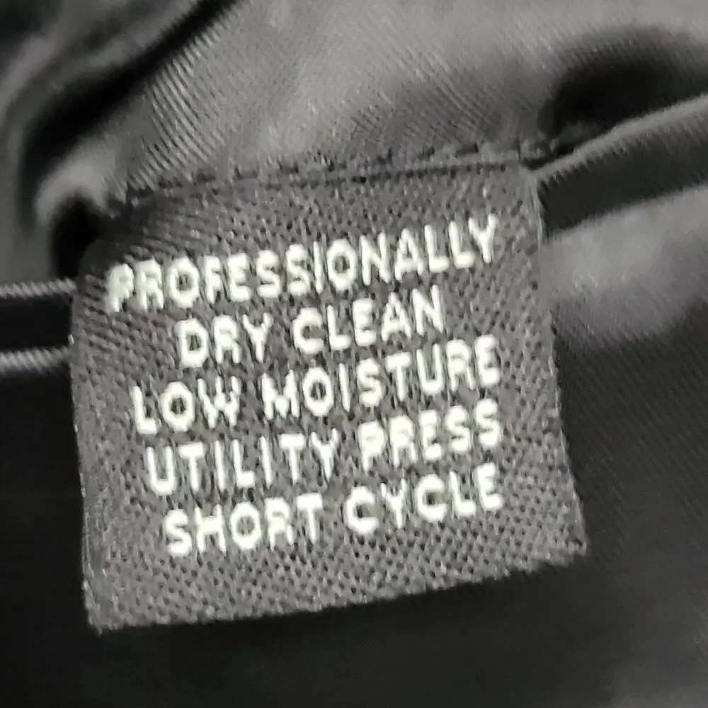 Jos A Bank Suits Charcoal Gray 2 Pcs 43L Suit Pleated Pants 37x31 100% Wool flaw